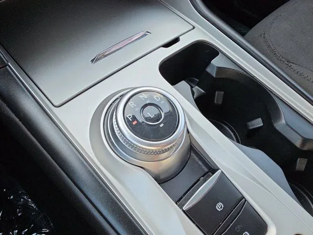 2024 Ford Explorer XLT photo 23