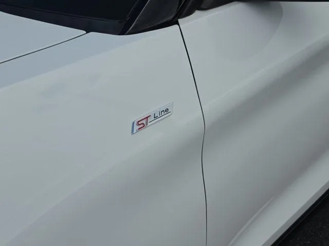 2023 Ford Explorer ST-Line photo 10