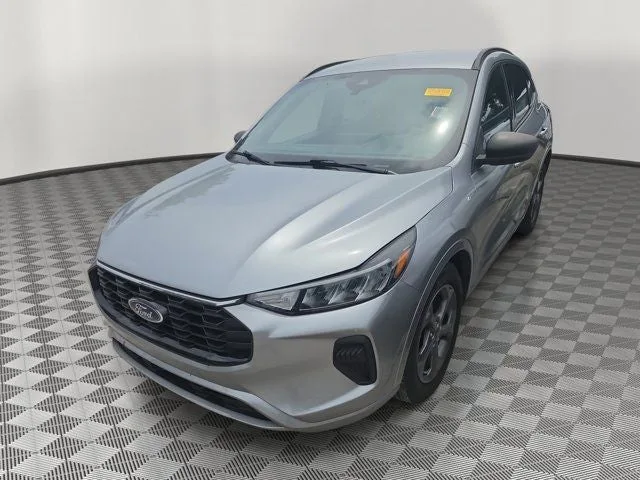 2023 Ford Escape ST-Line photo 2
