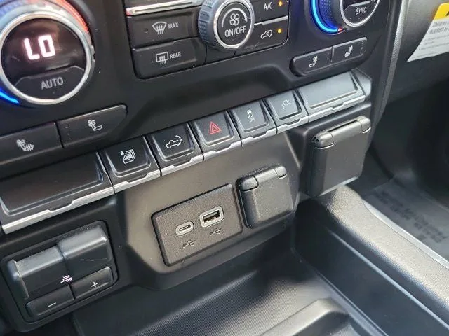 2021 Chevrolet Silverado 2500HD LT photo 25
