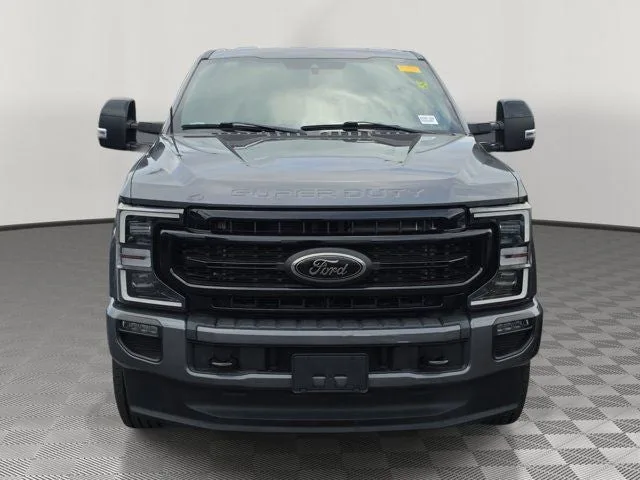 2022 Ford F-250SD Lariat FX4 photo 2