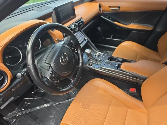 2024 Lexus IS 300 photo 17