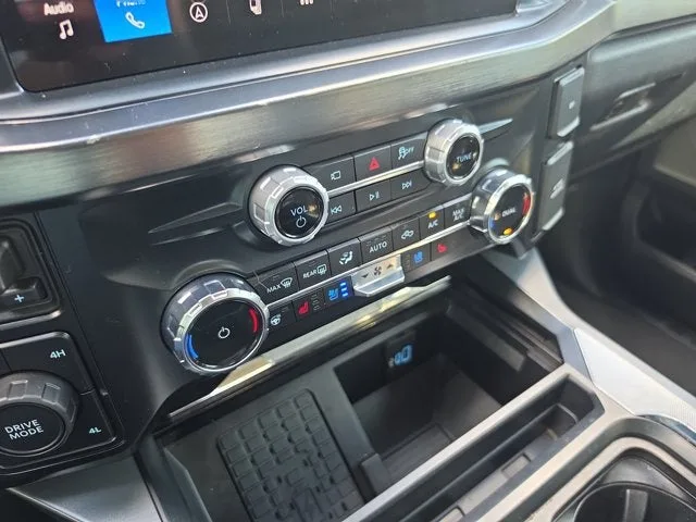 2025 Ford F-450SD Lariat DRW photo 27