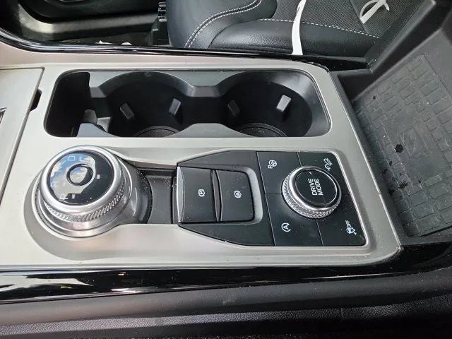 2023 Ford Explorer ST photo 23