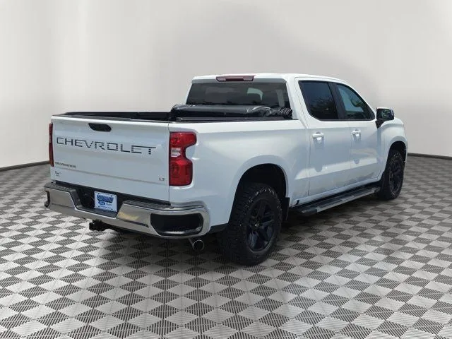 2024 Chevrolet Silverado 1500 LT photo 6
