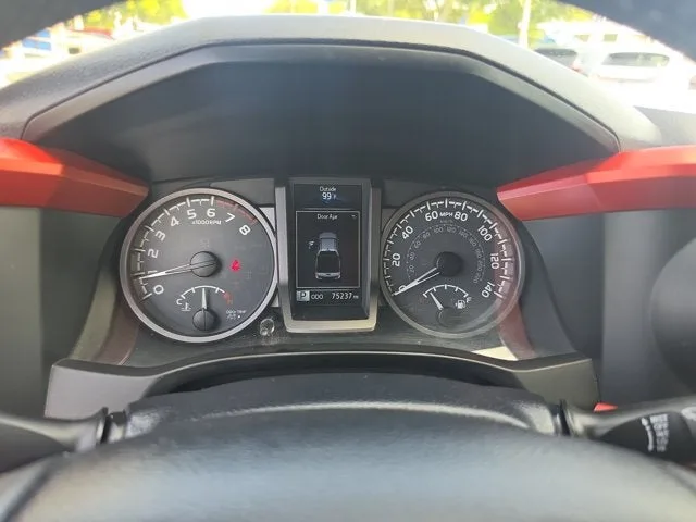 2018 Toyota Tacoma TRD Sport V6 photo 23
