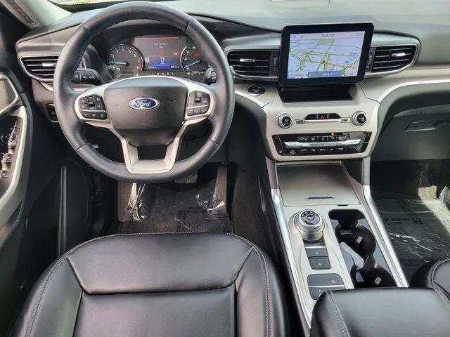 2023 Ford Explorer XLT photo 14