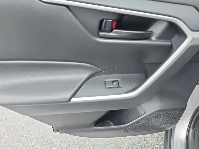 2024 Toyota RAV4 Hybrid LE photo 11