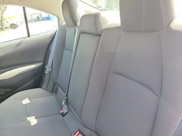2021 Toyota Corolla LE photo 13