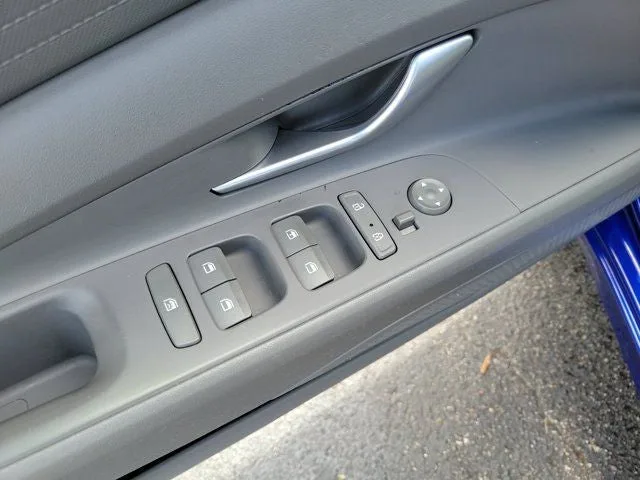2021 Hyundai Elantra SE photo 16