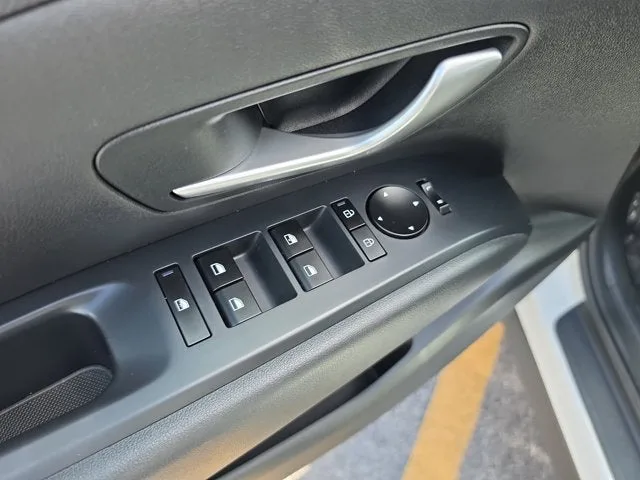 2026 Hyundai Tucson SE photo 14