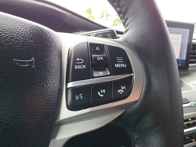 2023 Ford Explorer XLT photo 23