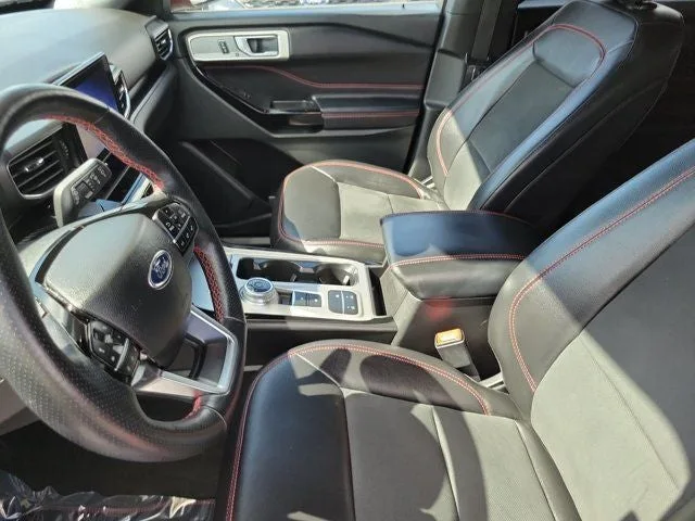 2023 Ford Explorer ST-Line photo 19