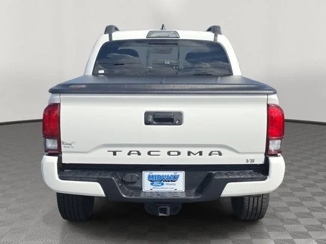 2018 Toyota Tacoma TRD Sport V6 photo 5