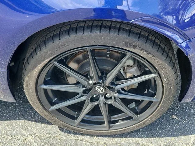 2023 Toyota GR86 Premium photo 9