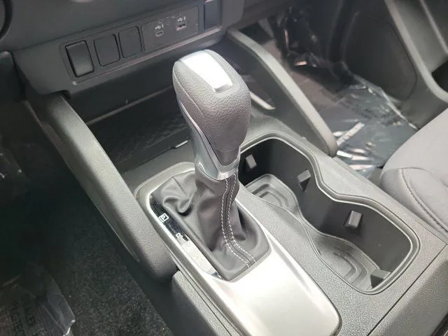 2024 Nissan Frontier SV photo 21