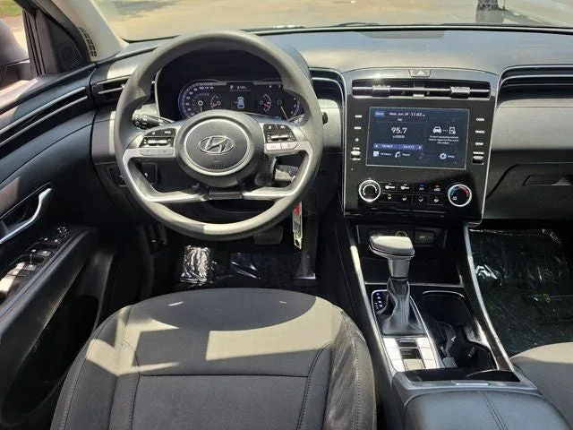 2023 Hyundai Tucson SE photo 17