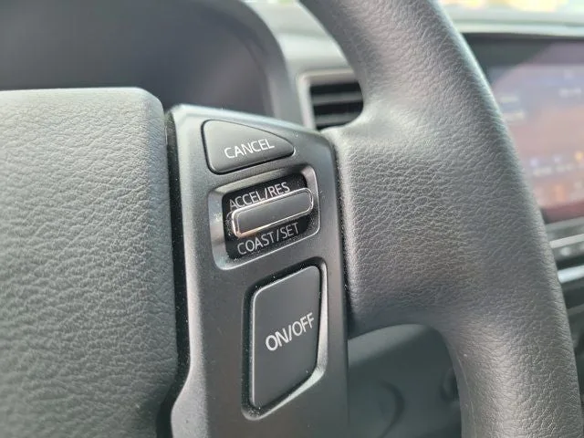 2024 Nissan Frontier SV photo 17