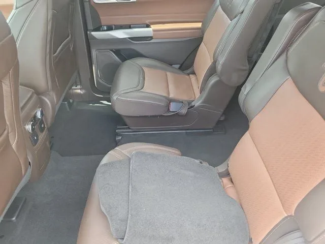 2023 Ford Explorer King Ranch photo 13