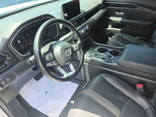 2024 Honda Pilot EX-L 8 Passenger photo 16