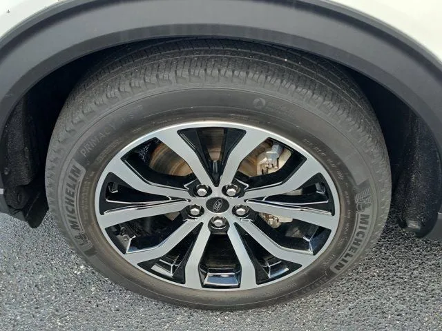 2023 Ford Explorer ST-Line photo 9