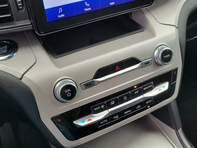 2023 Ford Explorer XLT photo 22