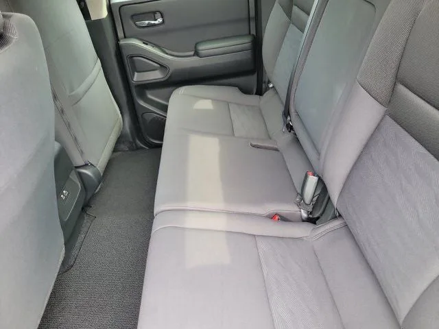 2024 Nissan Frontier SV photo 10