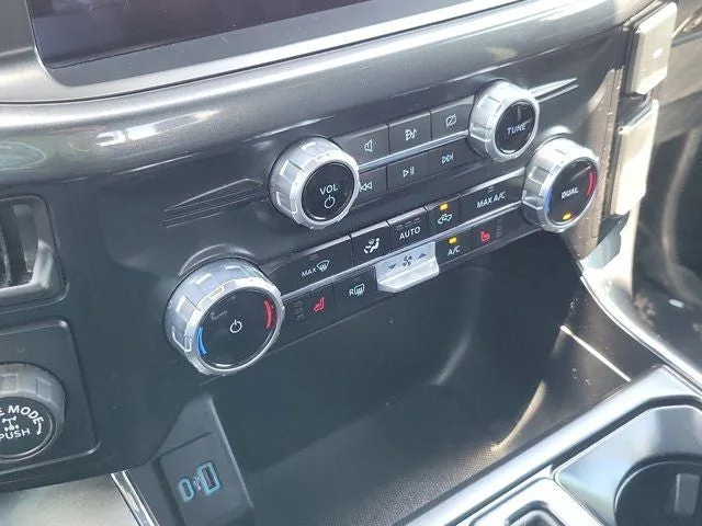 2023 Ford F-150 XLT SPORT photo 23