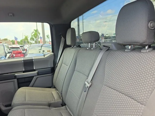 2015 Ford F-150 XLT photo 13
