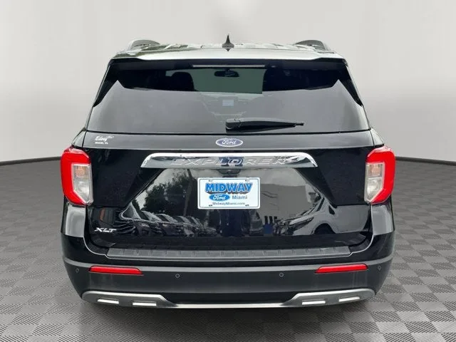 2023 Ford Explorer XLT photo 5