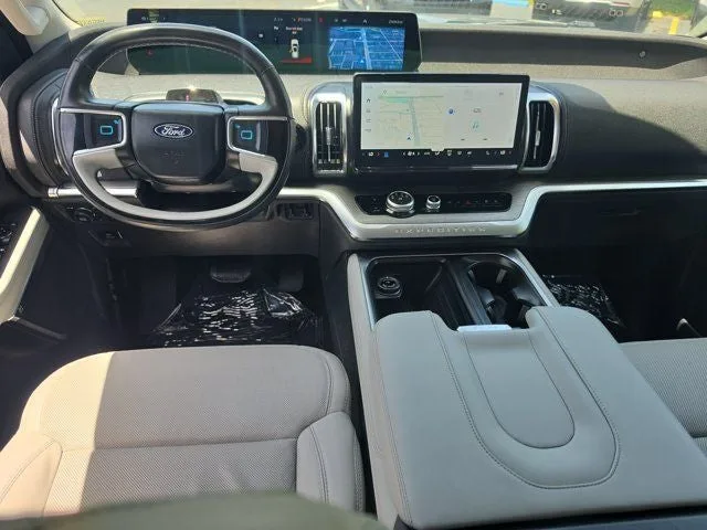 2025 Ford Expedition Max Platinum photo 17