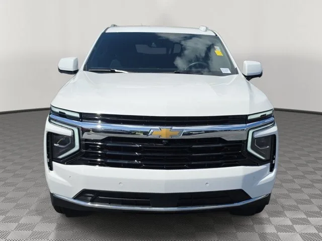 2025 Chevrolet Suburban LS photo 2