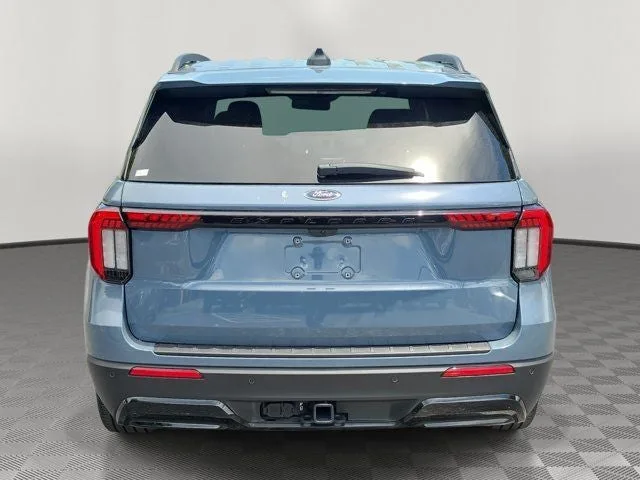 2025 Ford Explorer ST-Line photo 5