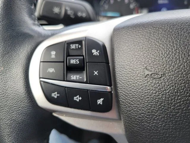 2023 Ford Explorer XLT photo 19