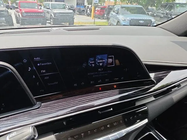 2023 Cadillac Escalade ESV Sport photo 27