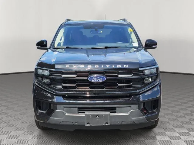 2025 Ford Expedition Max Active photo 2