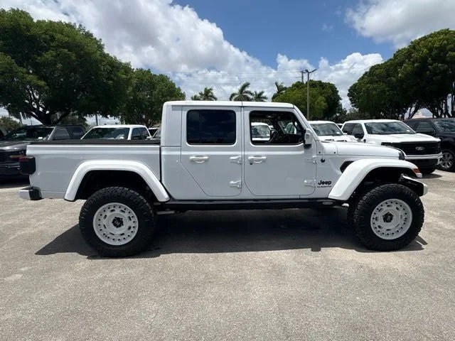 2022 Jeep Gladiator High Altitude photo 2