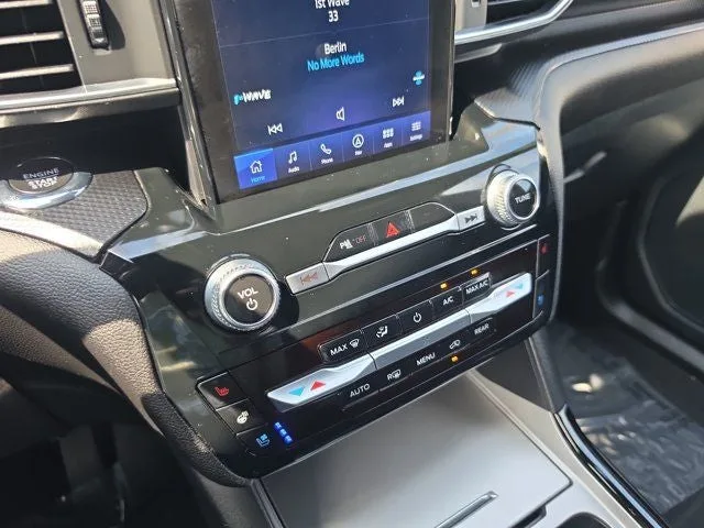 2023 Ford Explorer ST photo 25