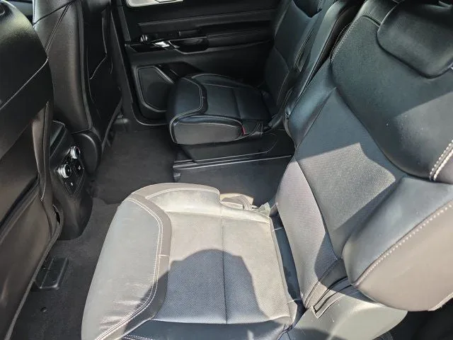 2023 Ford Explorer ST photo 12