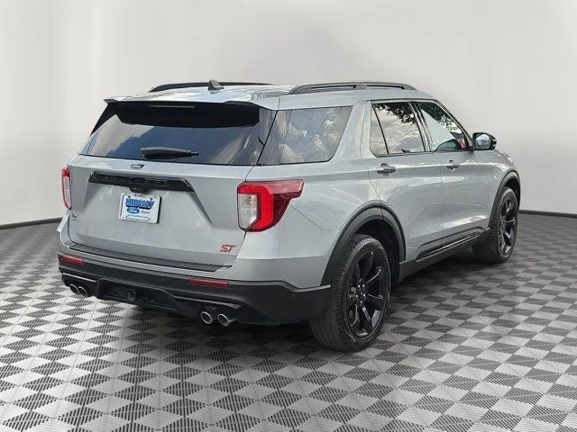 2023 Ford Explorer ST photo 6