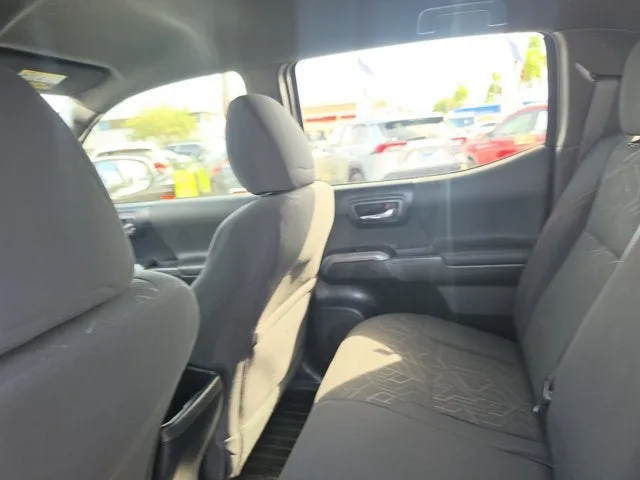 2018 Toyota Tacoma TRD Sport V6 photo 15