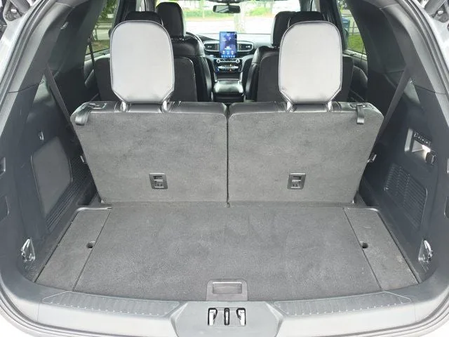 2023 Ford Explorer ST photo 8