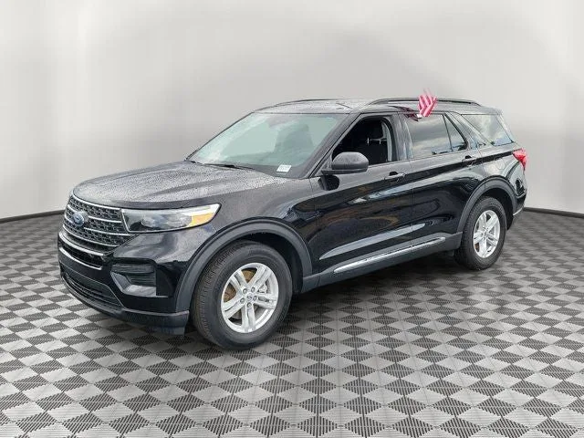 2023 Ford Explorer XLT photo 3