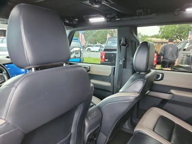 2021 Ford Bronco Wildtrak photo 13