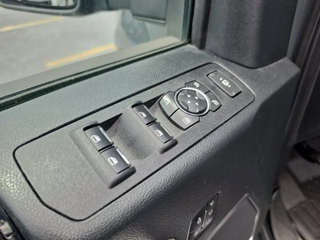 2021 Ford F-250SD Lariat photo 18