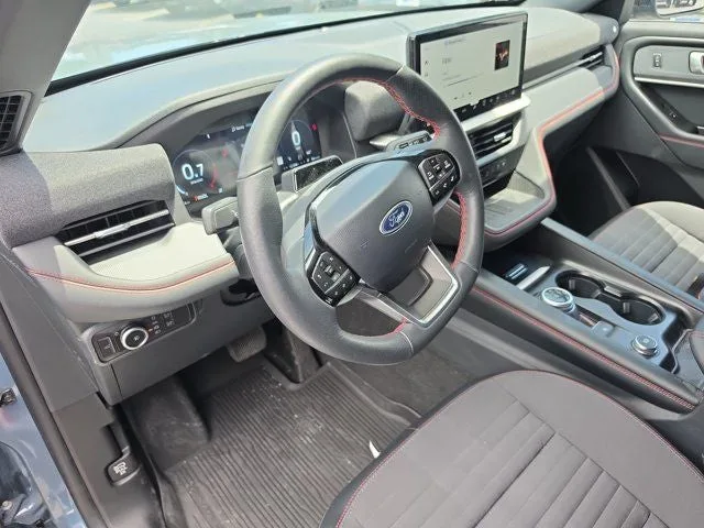 2025 Ford Explorer ST-Line photo 20