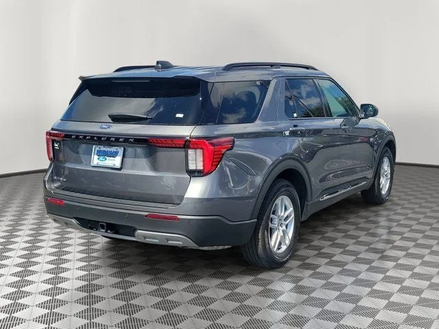 2025 Ford Explorer Active photo 5