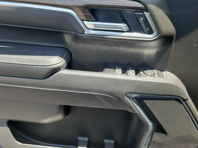 2025 Chevrolet Silverado 1500 RST photo 14