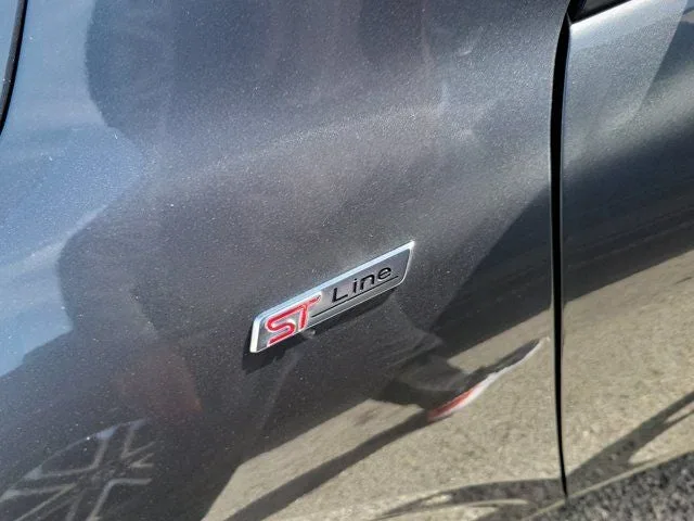 2024 Ford Escape ST-Line photo 5