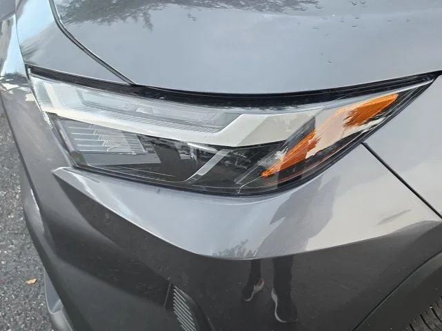 2025 Toyota RAV4 XLE photo 12